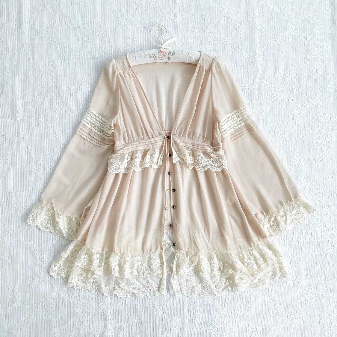 상아빛 ♥ 레이스 쉬폰 롱 블라우스 상품이미지1