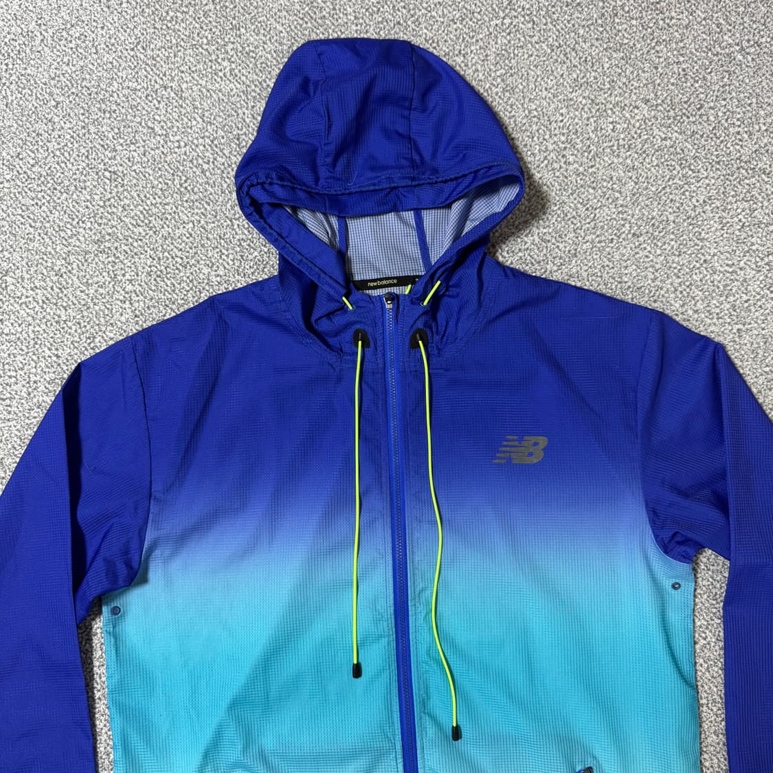 뉴발란스 러닝용 바람막이 M 상품이미지4