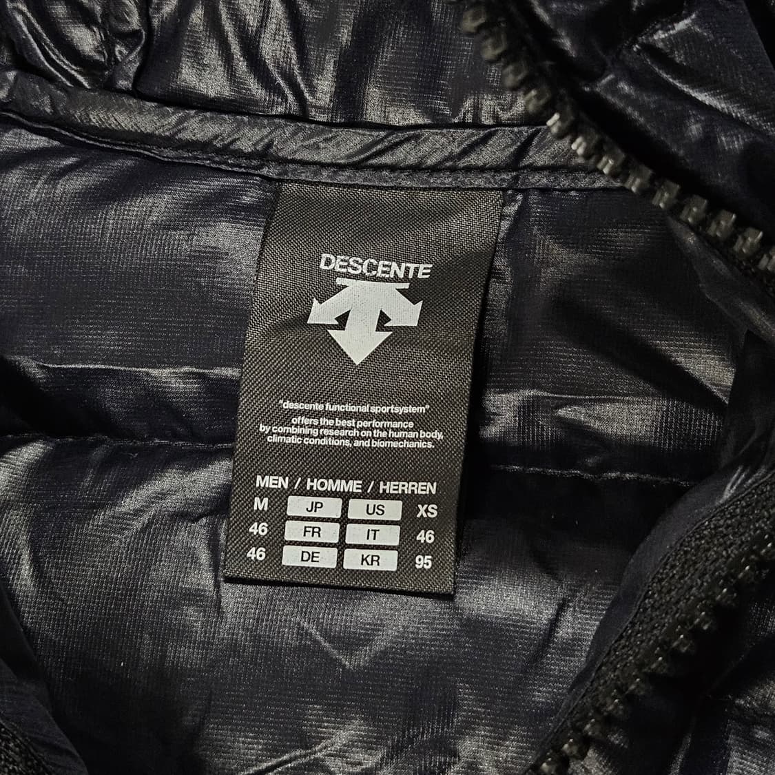 95 데상트 덕다운 후드 경량패딩 상품이미지6