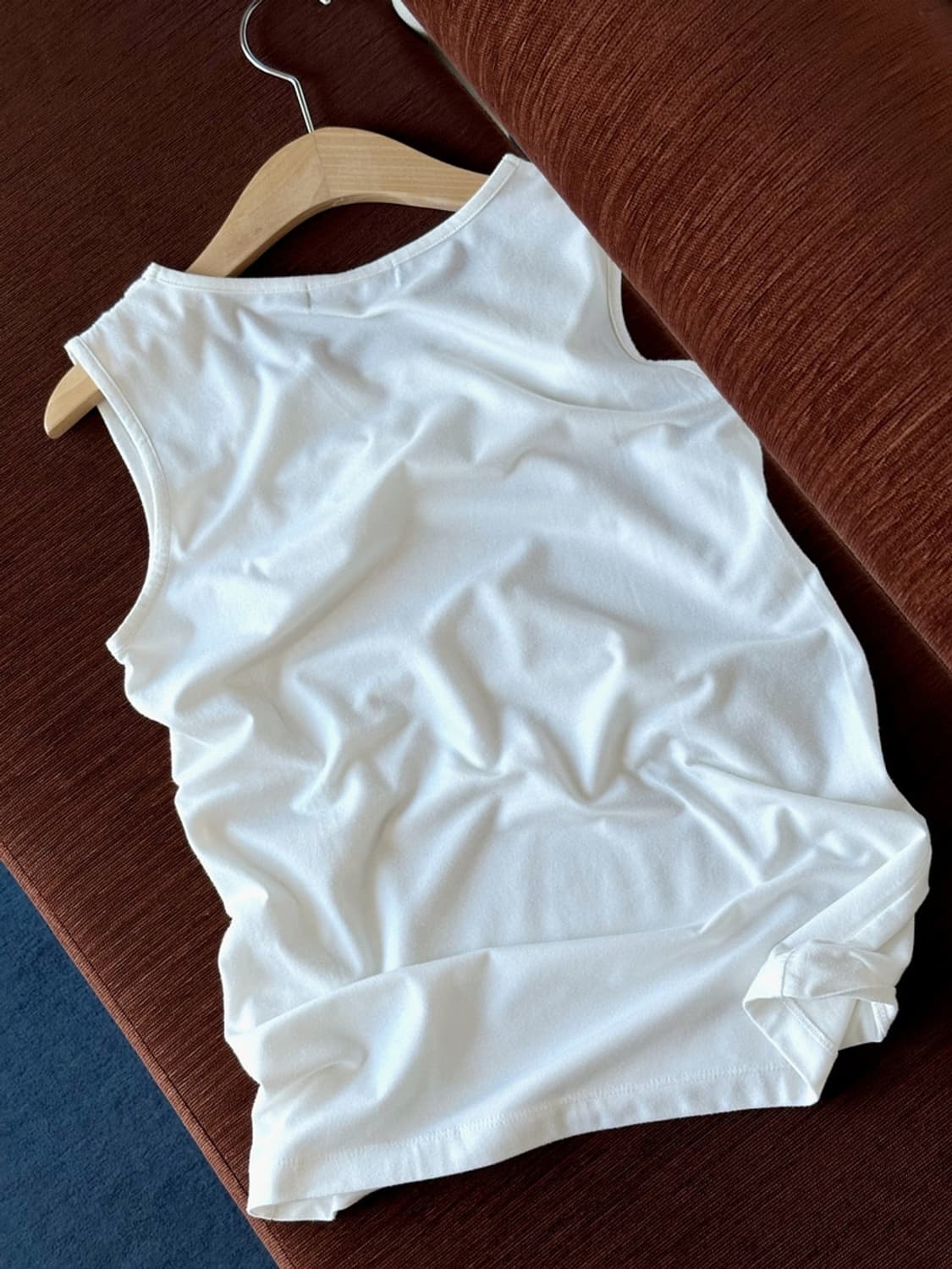 Design panel rayon sleeveless top 상품이미지3