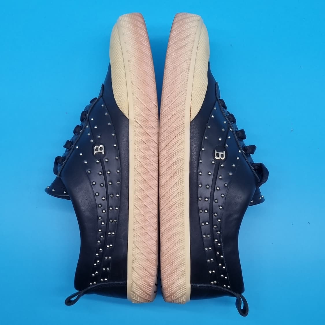 o 발리 스터드 여성스니커즈 230 상품이미지5