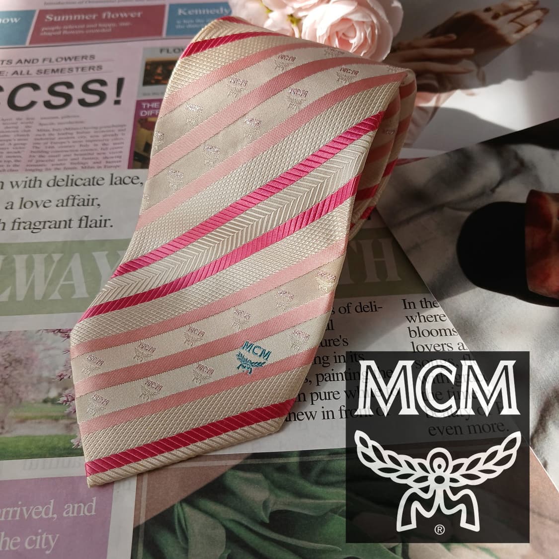 엠씨엠 핑크 스트라이프 로고 패턴 넥타이 9.1cm A+등급 A19693 상품이미지2