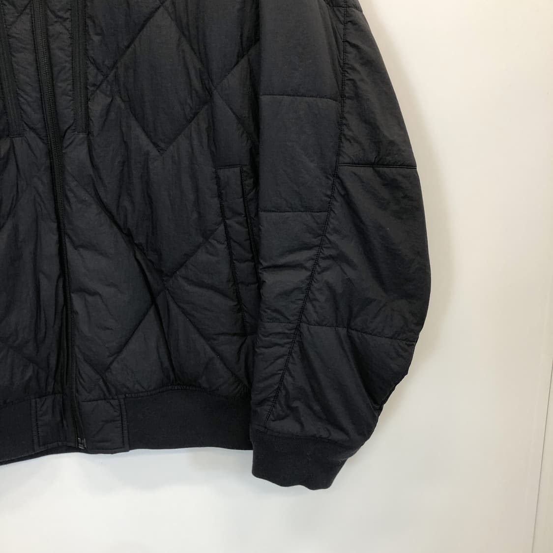 유니클로 화이트마운티니어링 리사이클드 하이브리드 다운자켓 XXL  상품이미지2