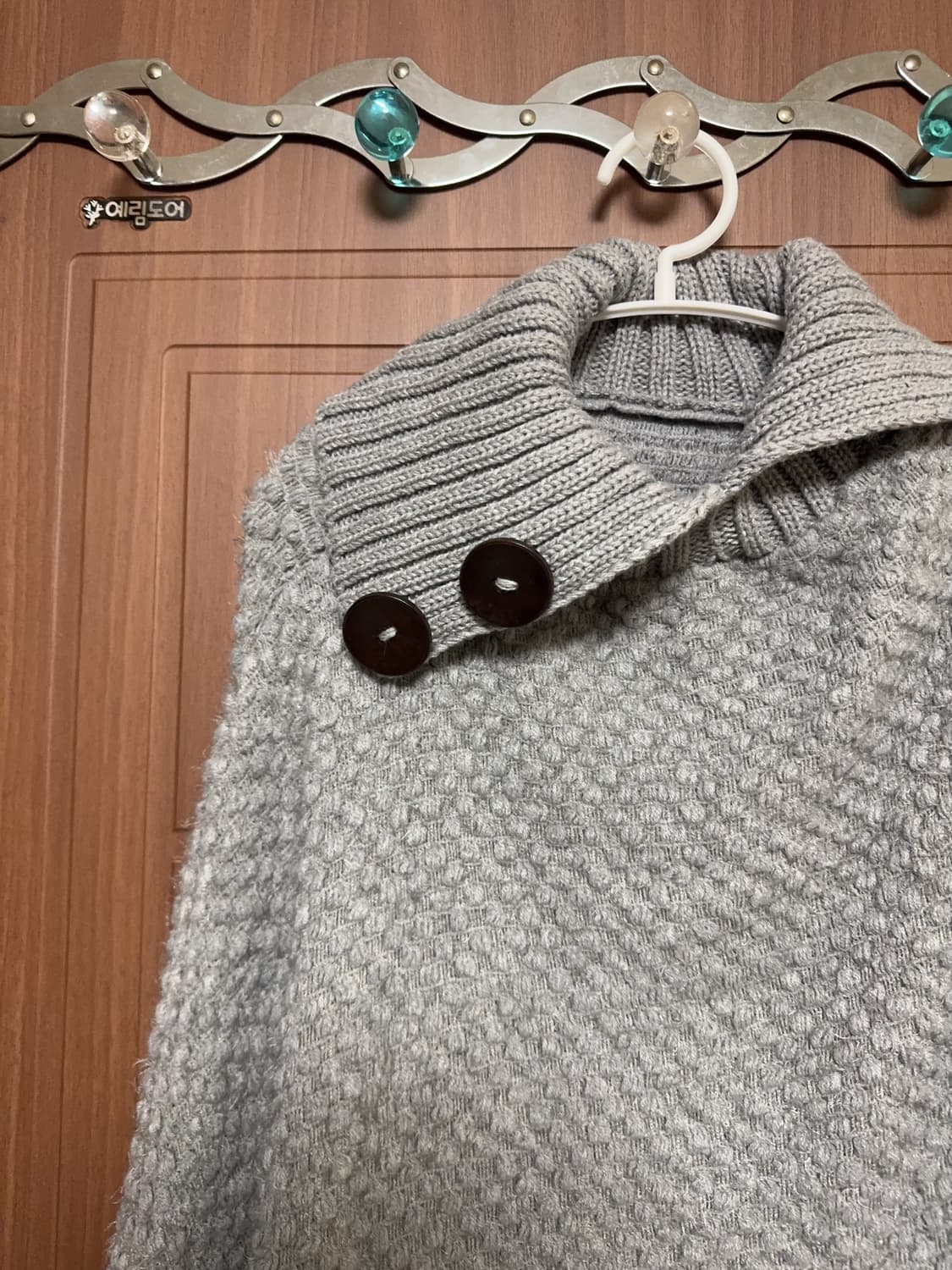 공겜여주 모리걸 지뢰계 빈티지 그레이 단추 니트 판쵸 상품이미지4