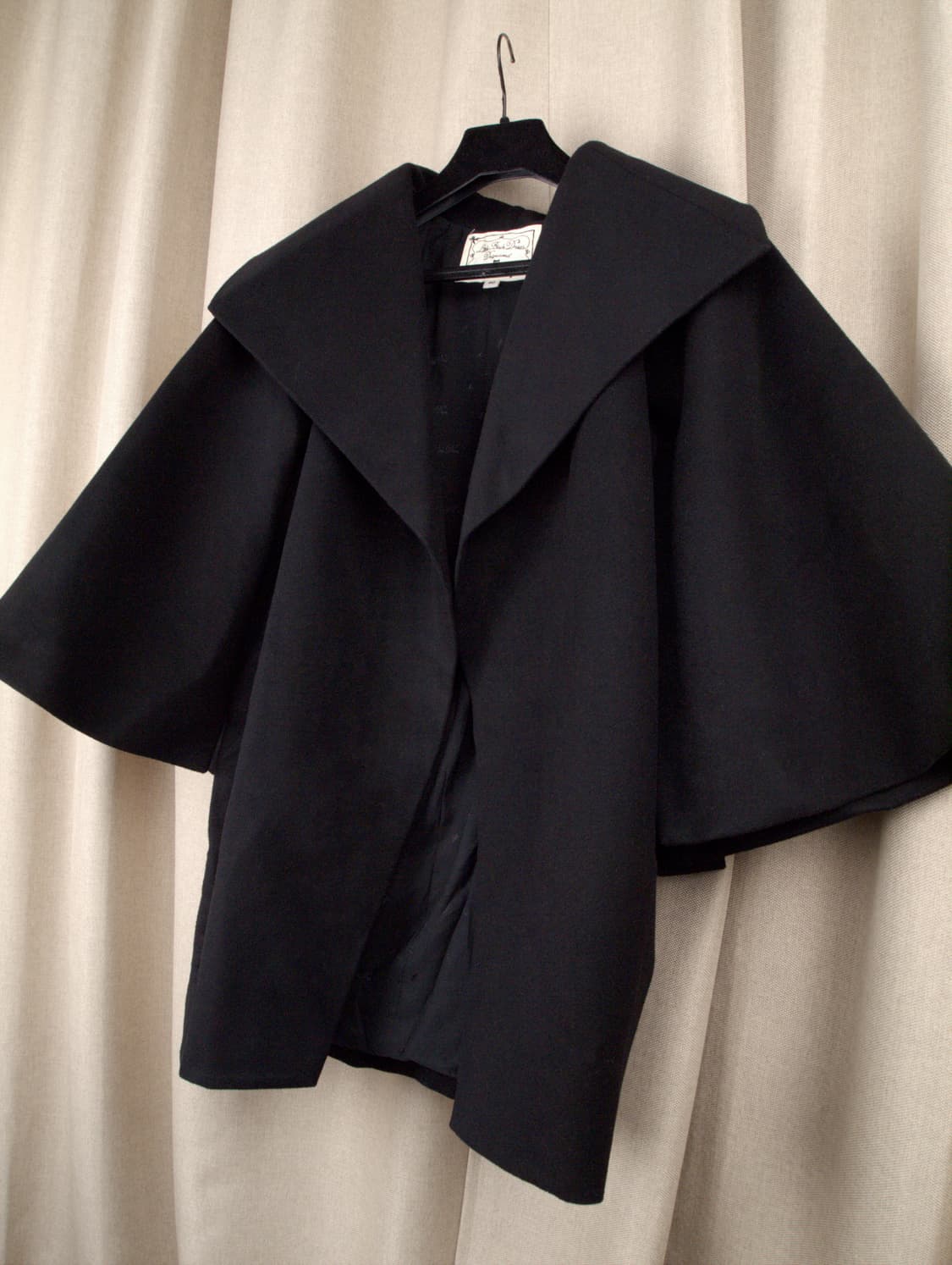 'Little Black Dress' Cape Coat 상품이미지3