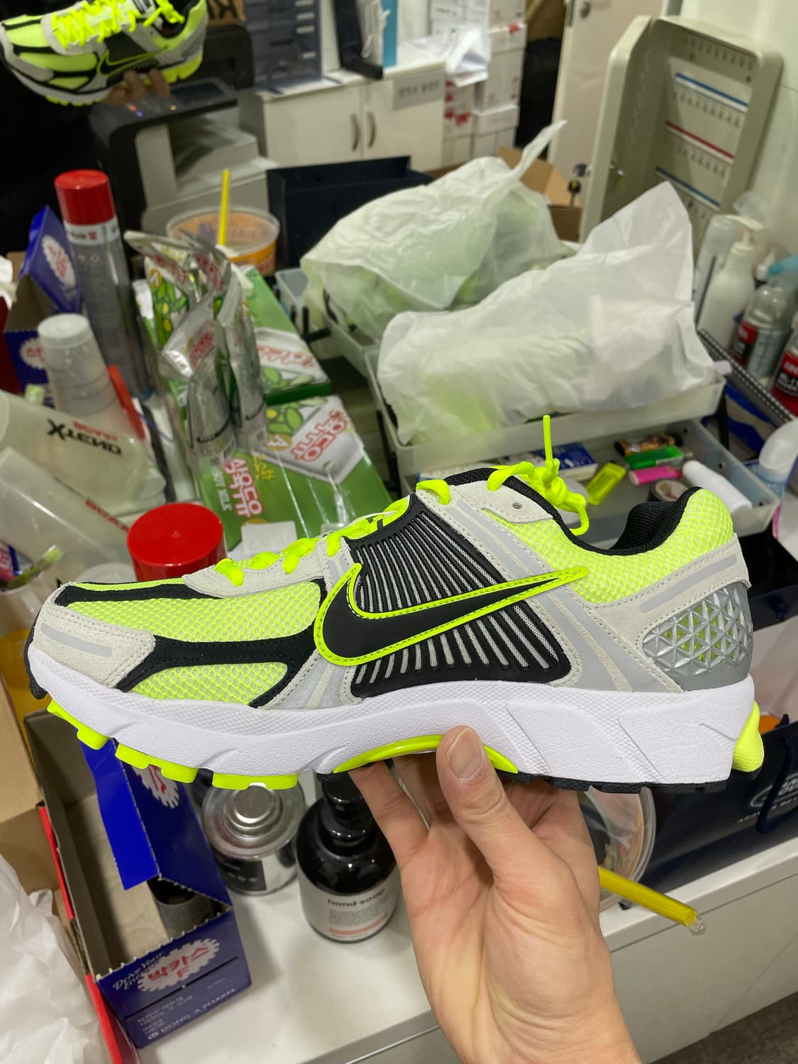 나이키 줌 보메로  5 Volt Metallic 290 상품이미지4