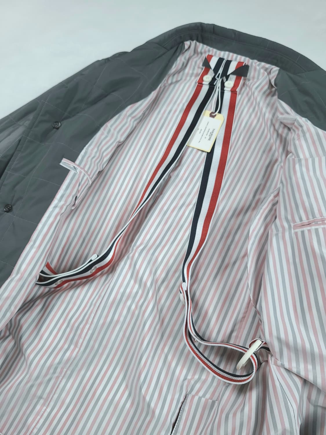 (새제품)톰브라운 23ss 4바 구스다운 패딩코트 상품이미지4