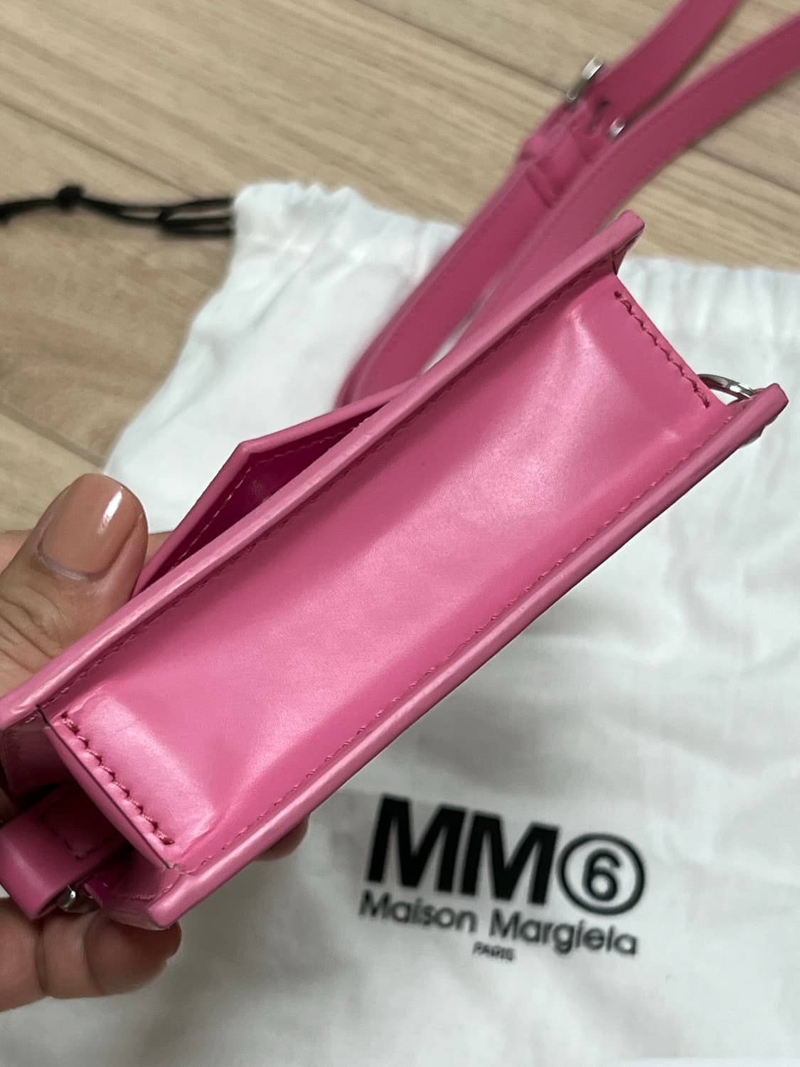 메종마르지엘라 MM6 로고 패치 미니 크로스백 상품이미지3