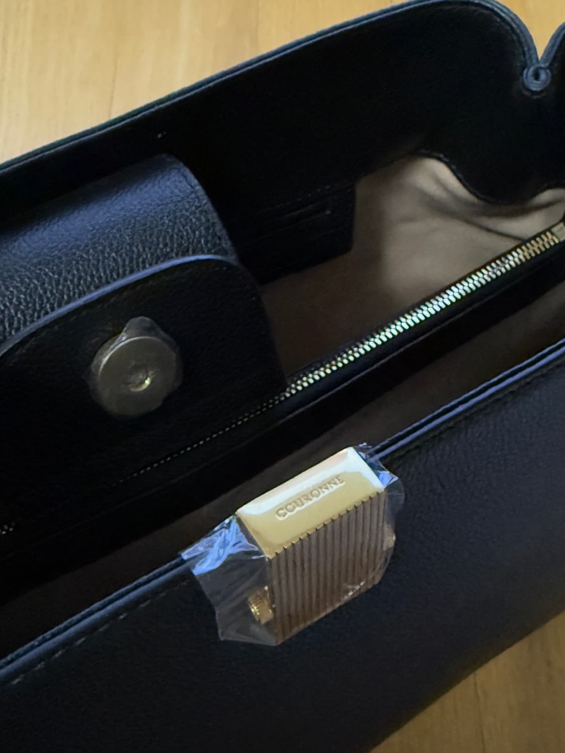 새상품) 쿠론 REVE32 소가죽 숄더백 상품이미지8