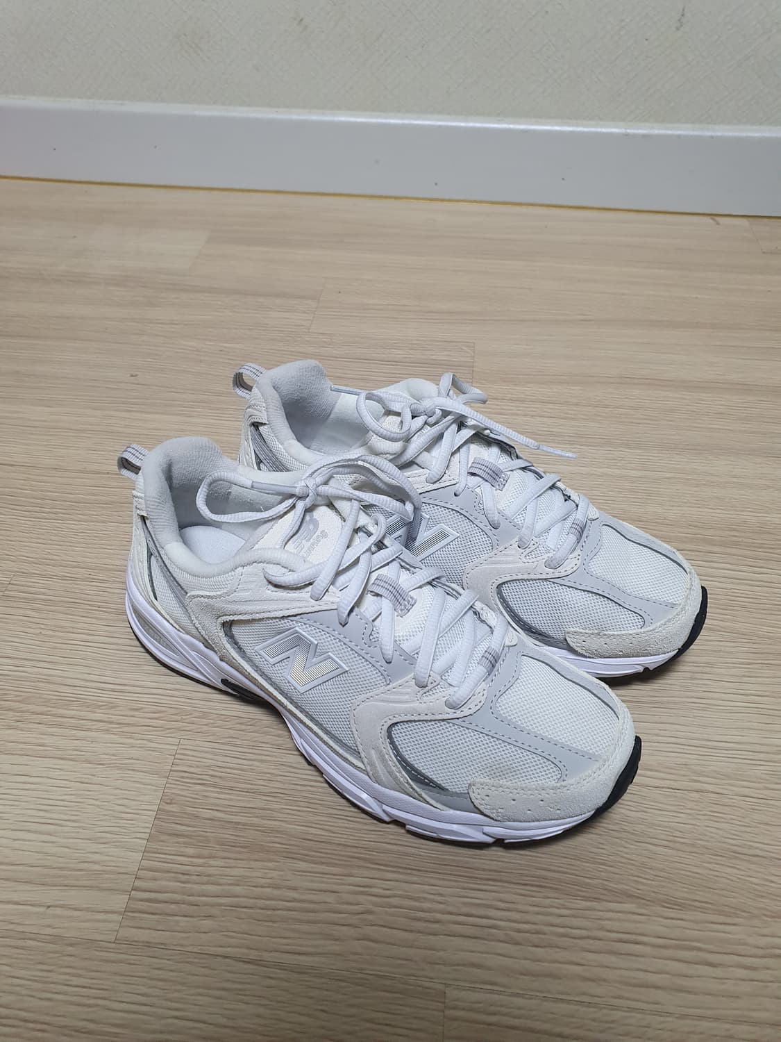 뉴발란스 530 화이트 실버 운동화 245 상품이미지2