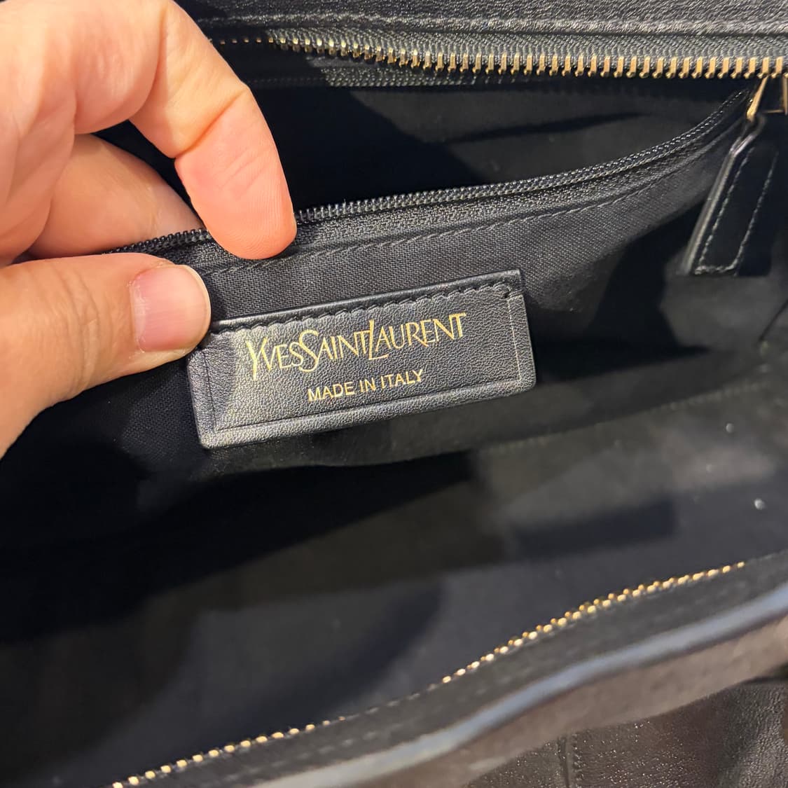 입생로랑 카바시크 블랙 레더 토트백 가방 상품이미지9