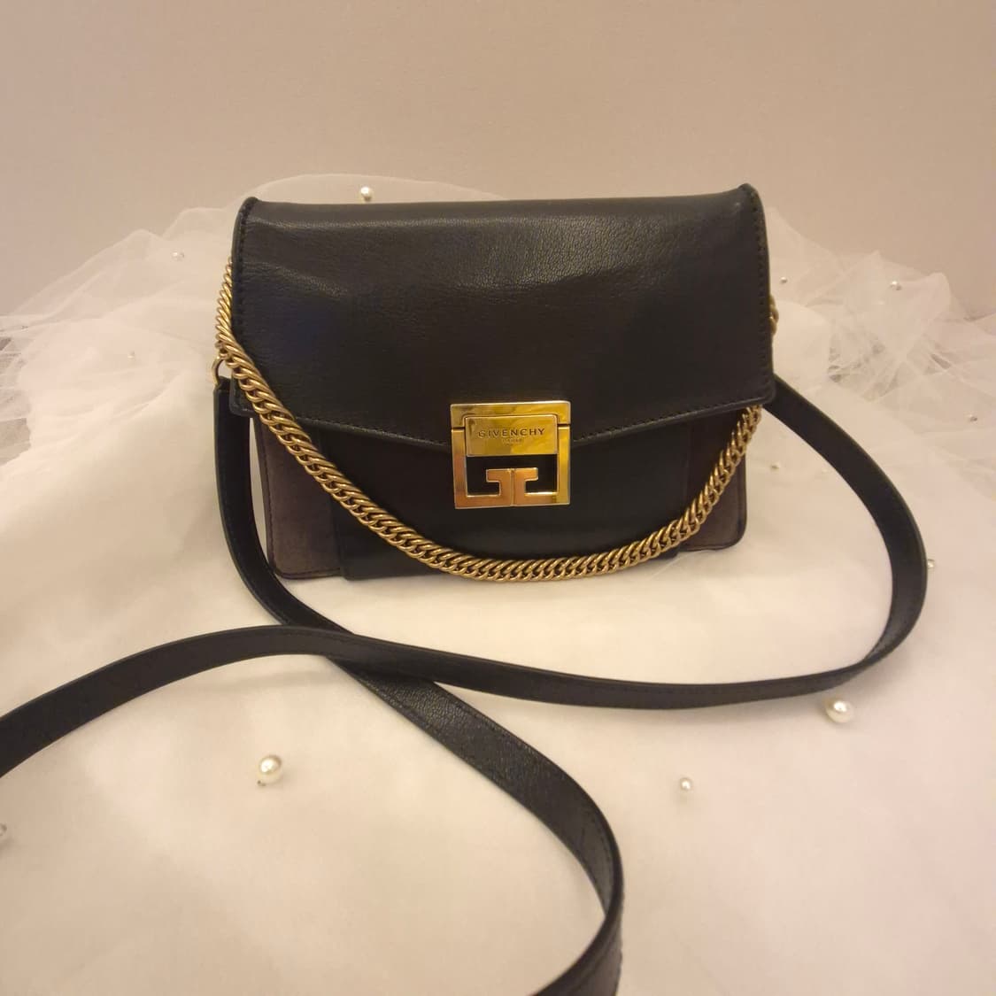 지방시 블랙 레더 GV3 체인 크로스백 상품이미지1