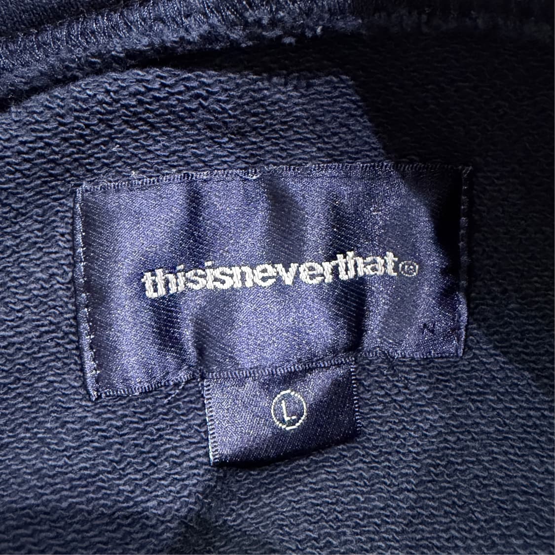 [L] 디스이즈네버댓 스펠아웃 후드티 네이비 상품이미지4