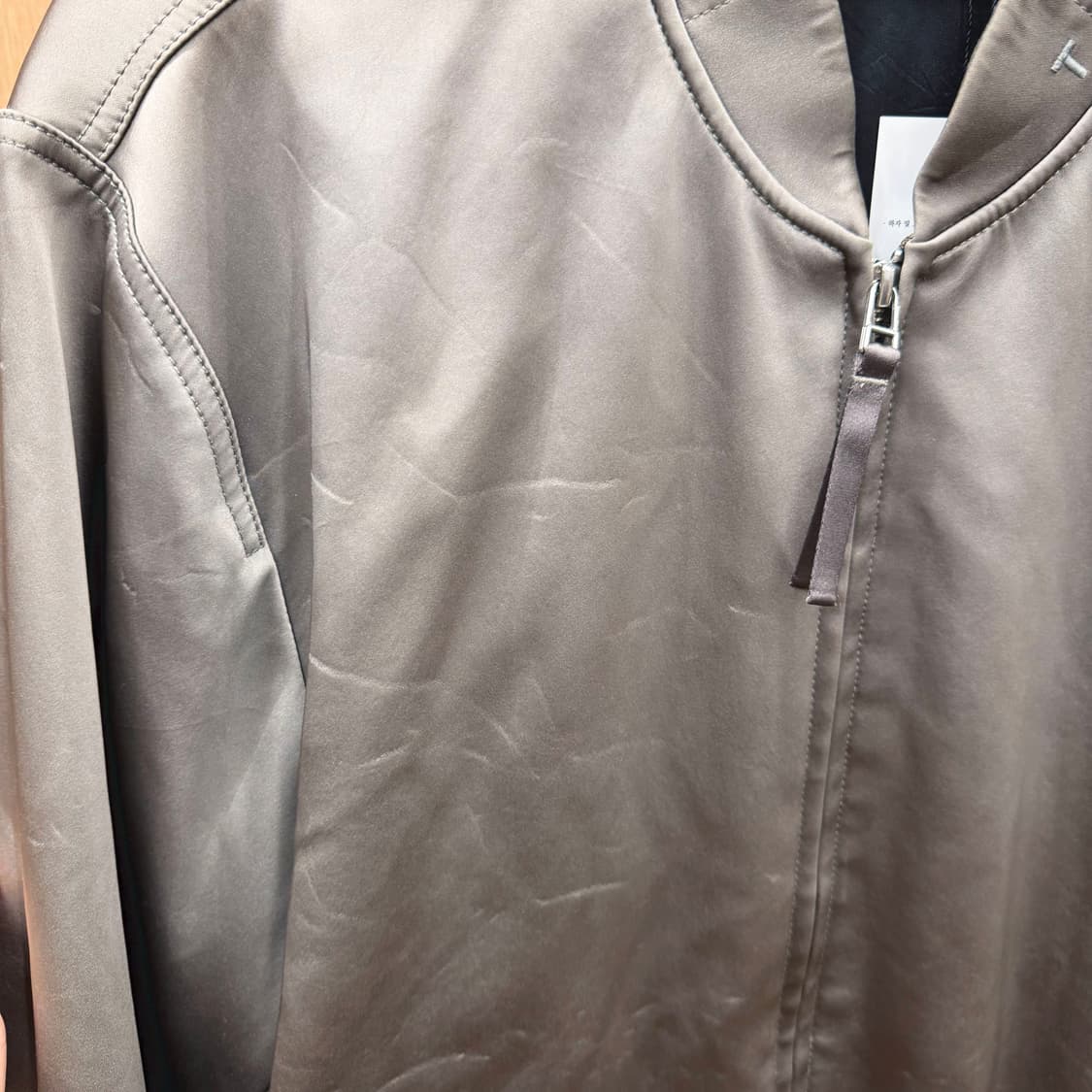 알렉산더 왕 새틴 보머 자켓 니트 립 트리밍 지퍼 포켓 디테일 브라운 상품이미지8