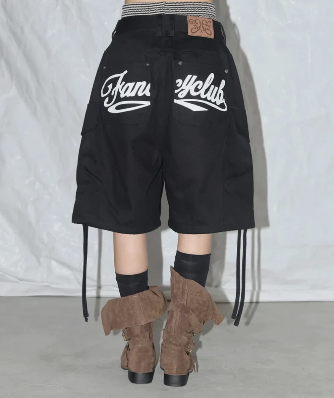 팬시클럽 레터링 버뮤다 팬츠 블랙 상품이미지1