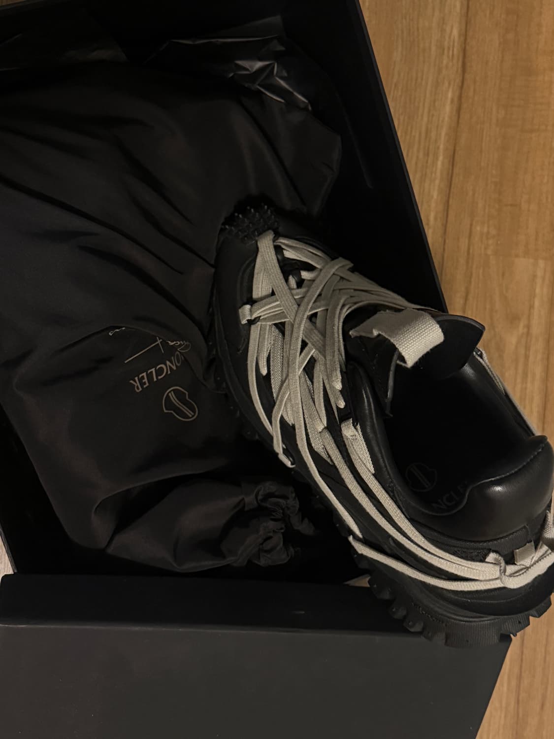 릭오웬스 x 몽클레어 트레일그립 메가레이스 상품이미지2