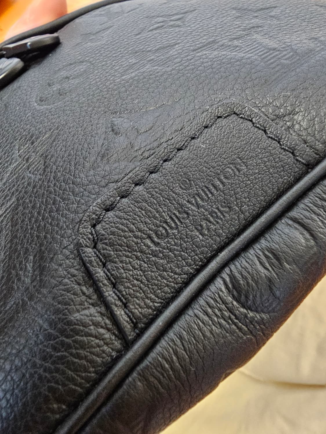 루이비통 올레더 디스커버리 범백 크로스백 신형 상품이미지9