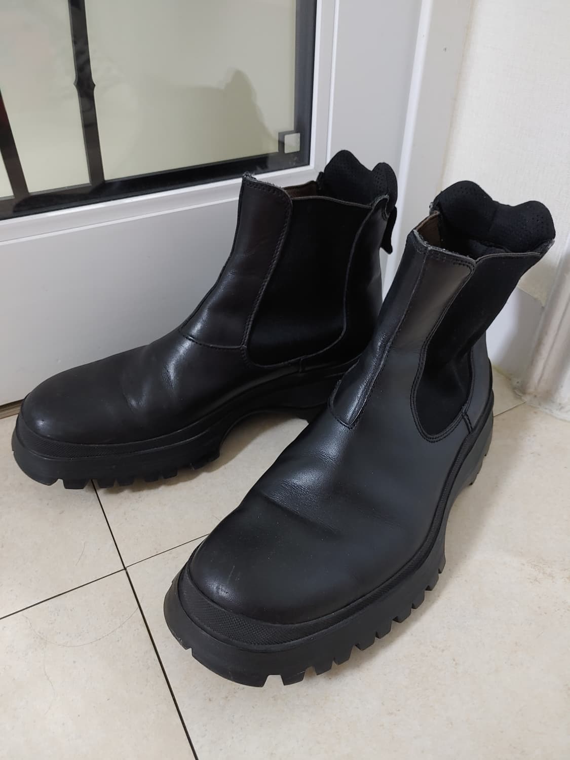 프라다 브릭선 코만도솔 첼시부츠 상품이미지1