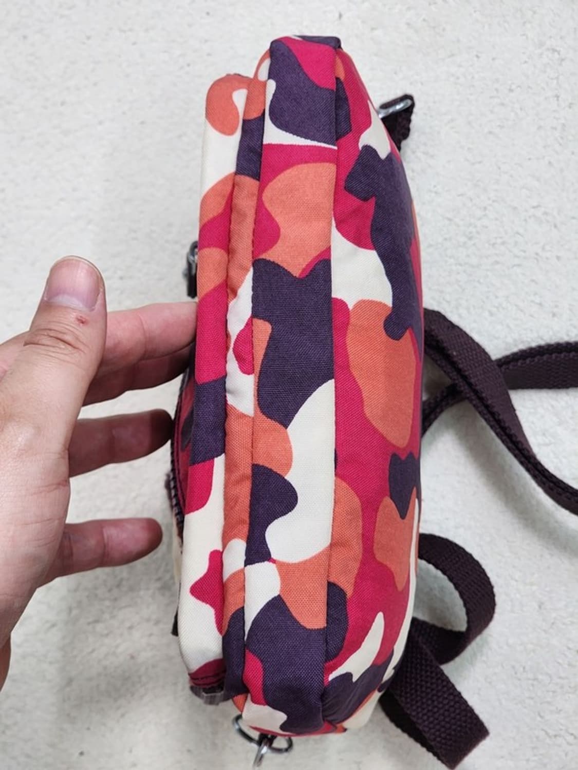 KIPLING 미니 카모플라쥬 크로스백 상품이미지6