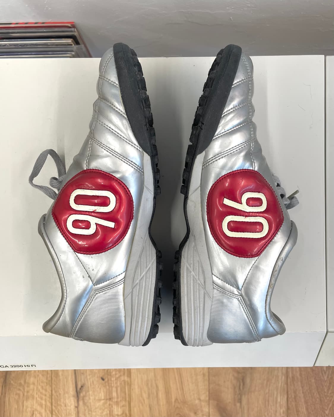 [280] 2004 나이키 토탈 90 메탈릭 실버 풋볼 스니커즈 상품이미지2