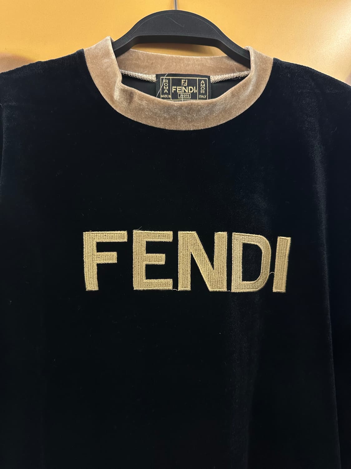FENDI 펜디 벨벳 롱슬리브 상품이미지2