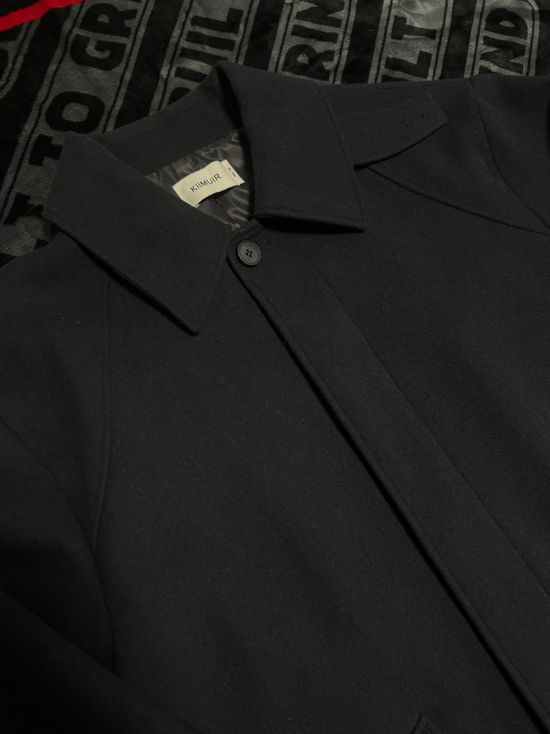 키뮤어 서플러스 울 세미 오버 핏 발마칸 코트 네이비 상품이미지4