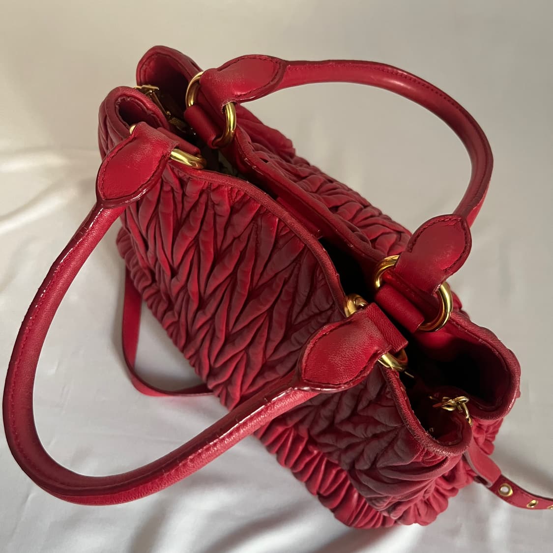 미우미우 2-way 마테라쎄 레더 백 상품이미지9