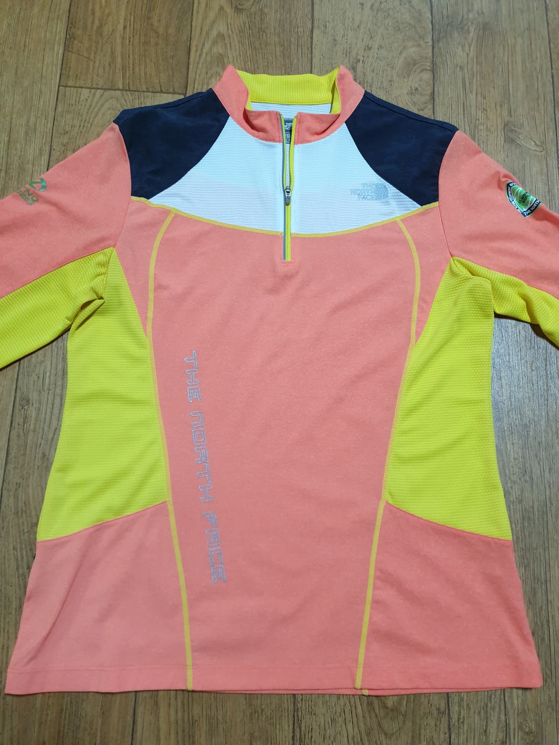 1111 노스페이스 아웃도어 반집업 95 사이즈입니다 상품이미지1