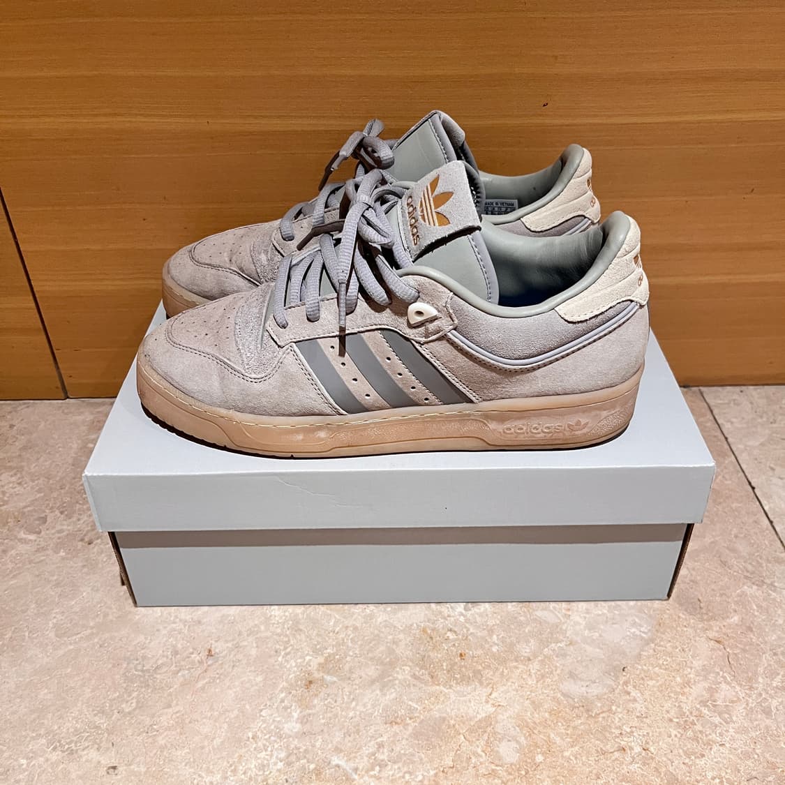 **아디다스 라이벌리 로우 86 세서미 솔리드 그레이 신발 상품이미지2