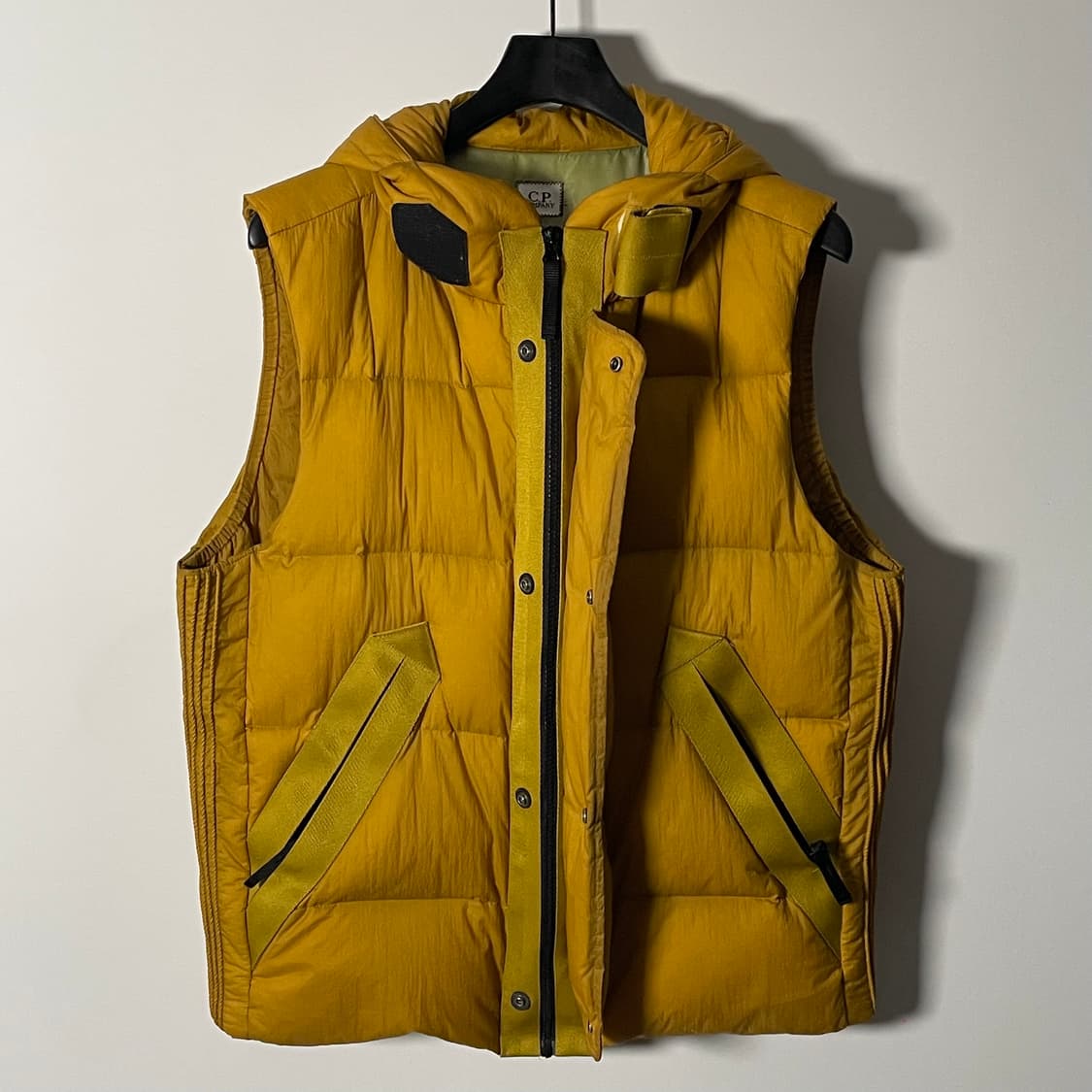 CP컴퍼니 나일론 고글 조끼패딩 (on.626)   상품이미지2