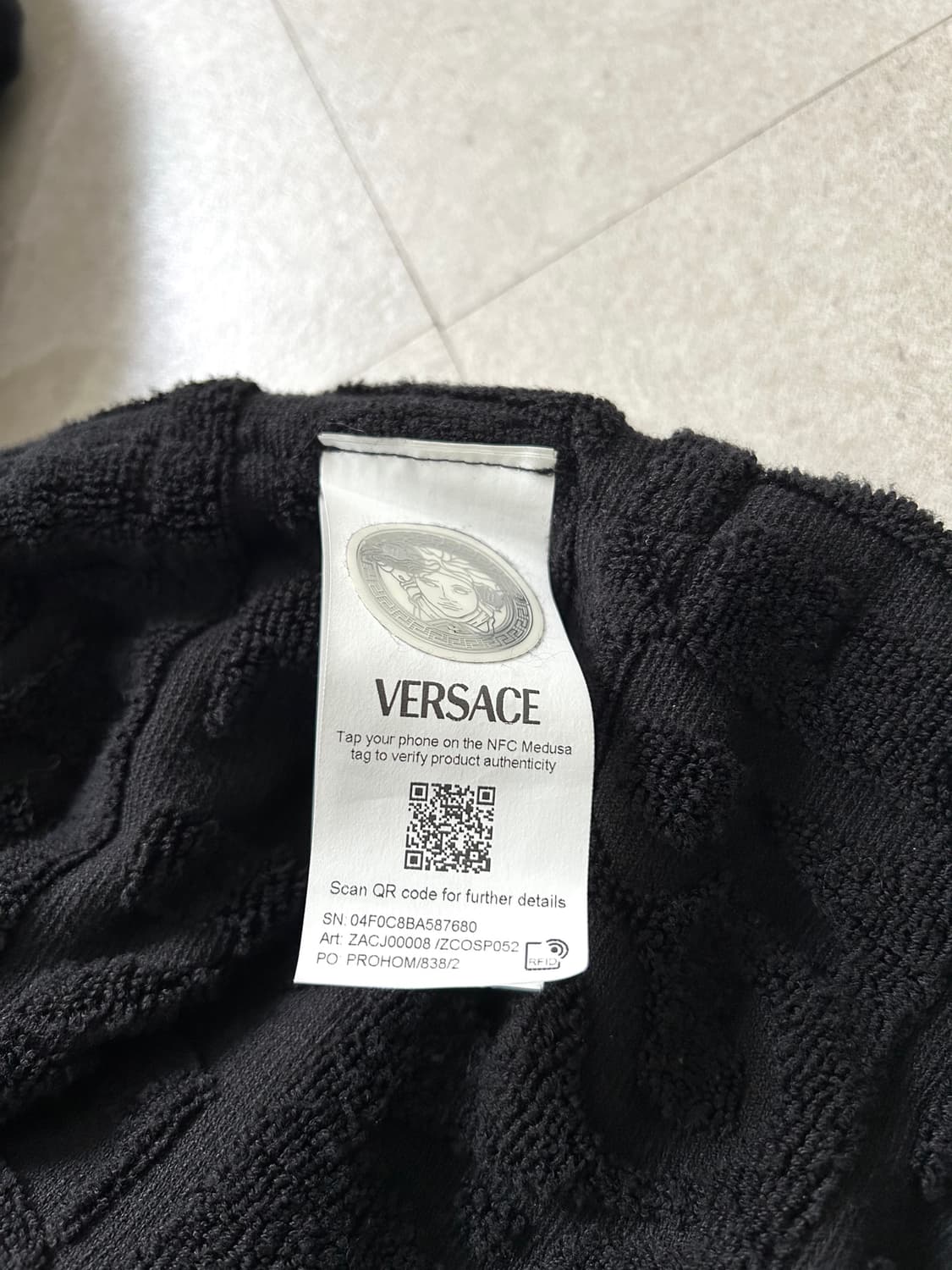 베르사체 바로크 자카드 로브가운 블랙 상품이미지8