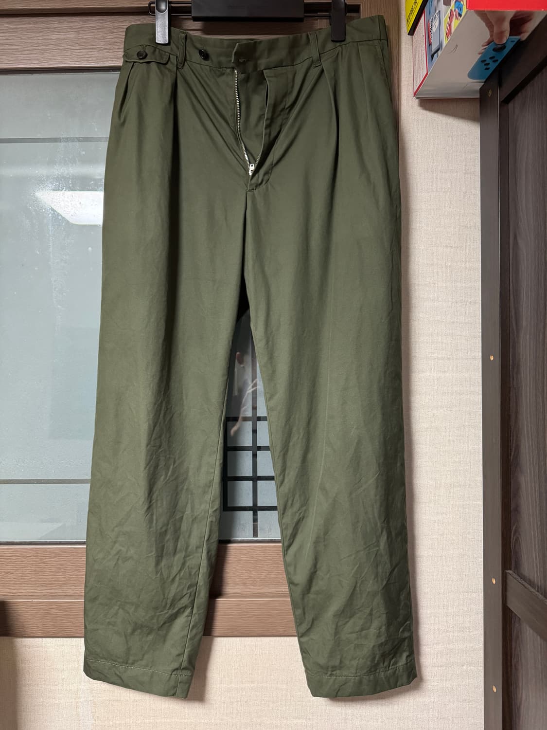 [1]그라프페이퍼 23ss 샤크 스킨 투턱 트라우져 상품이미지1