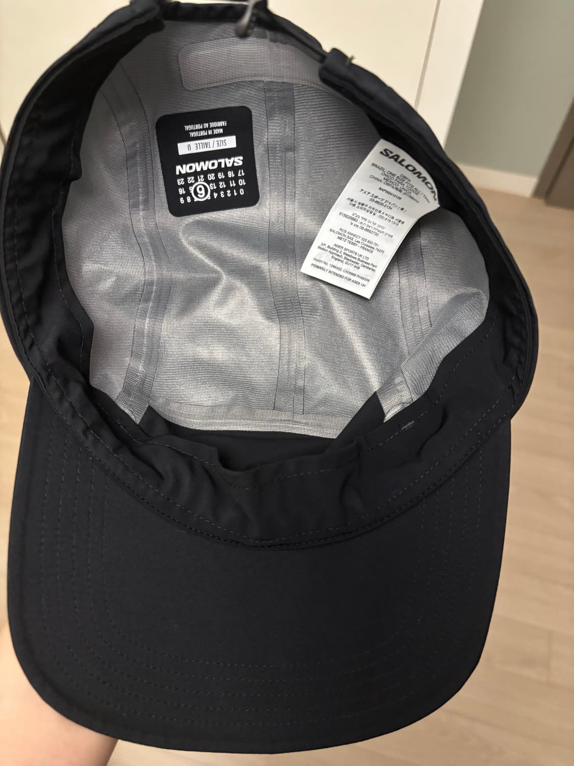 살로몬xMM6 메종 마르지엘라 캡 딥 블랙 상품이미지4