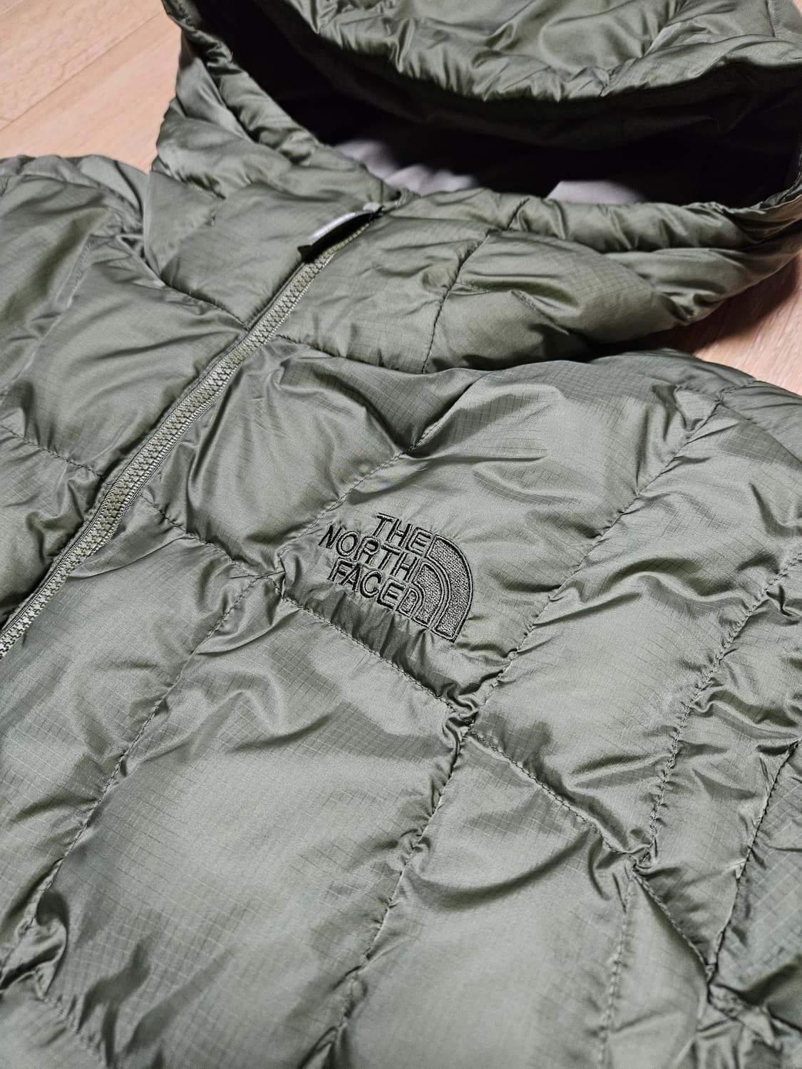 노스페이스 화이트 라벨 웨이브 LT 온볼 경량 패딩 카키 상품이미지3