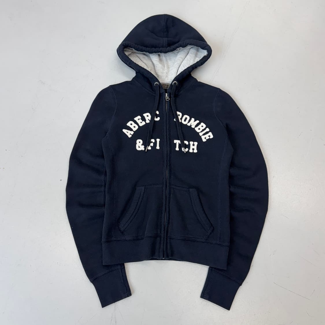 아베크롬비 Y2K 딱붙 아치로고 후드집업 블랙 상품이미지2