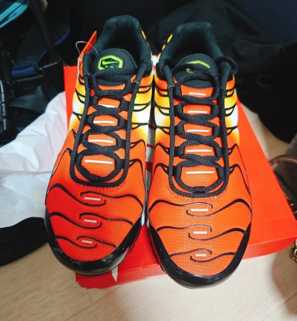 나이키 에어맥스 플러스 선셋 그라디언트 DR8581-800 상품이미지1