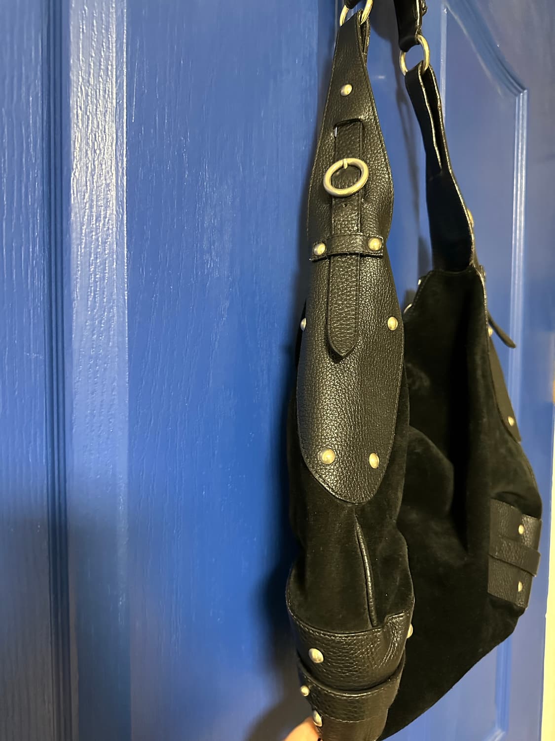 Furla 스웨이드 레더 스터드 숄더백 상품이미지2