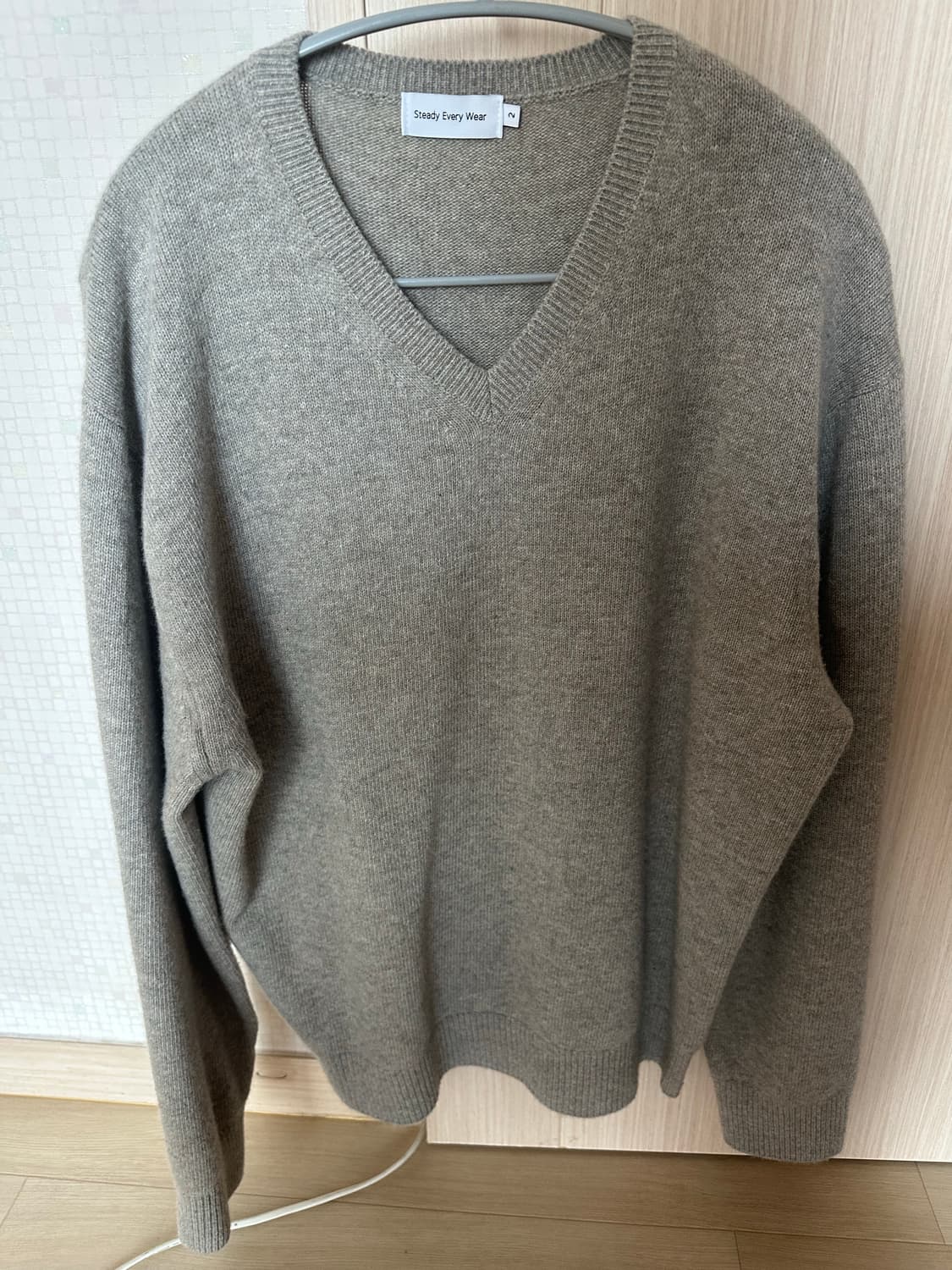 스테디에브리웨어 브이넥 새상품 상품이미지2