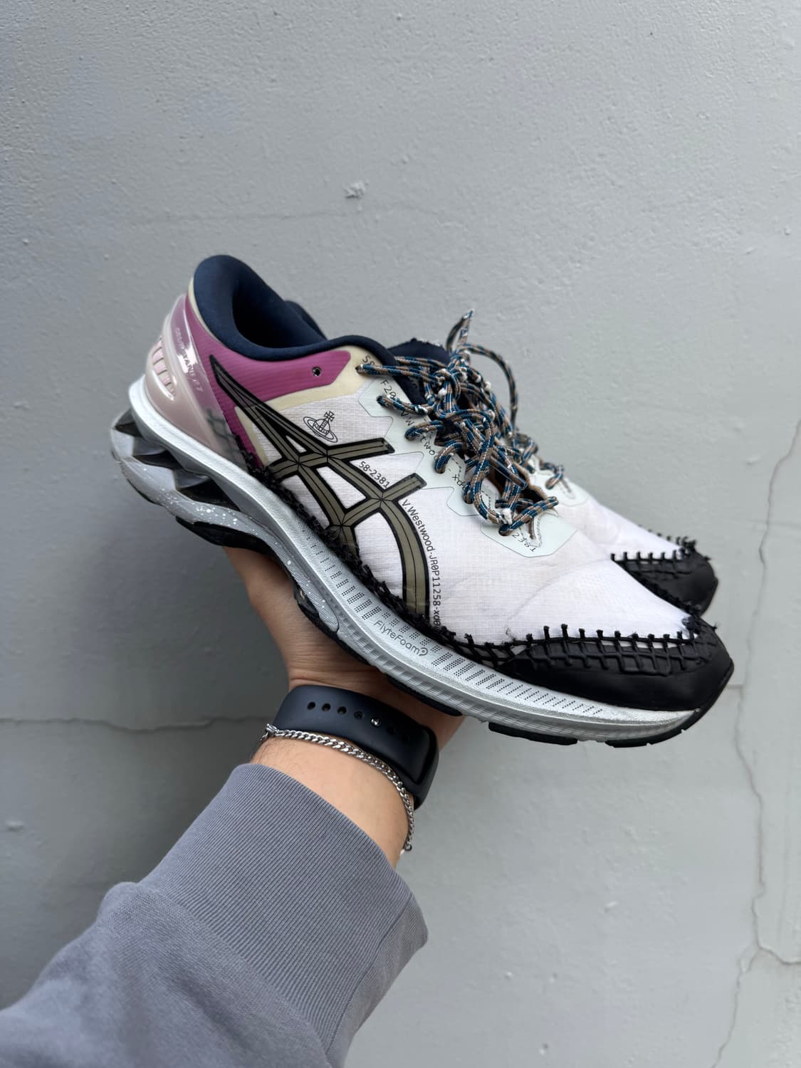 아식스 x 비비안 웨스트우드 스니커즈 상품이미지3