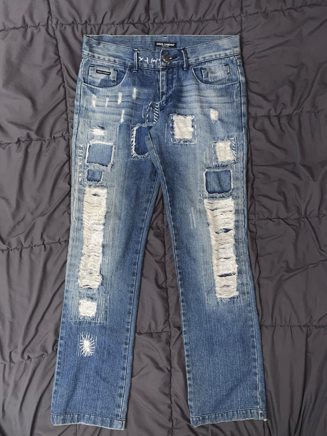 돌체앤가바나 데미지 패치 데님팬츠 상품이미지1