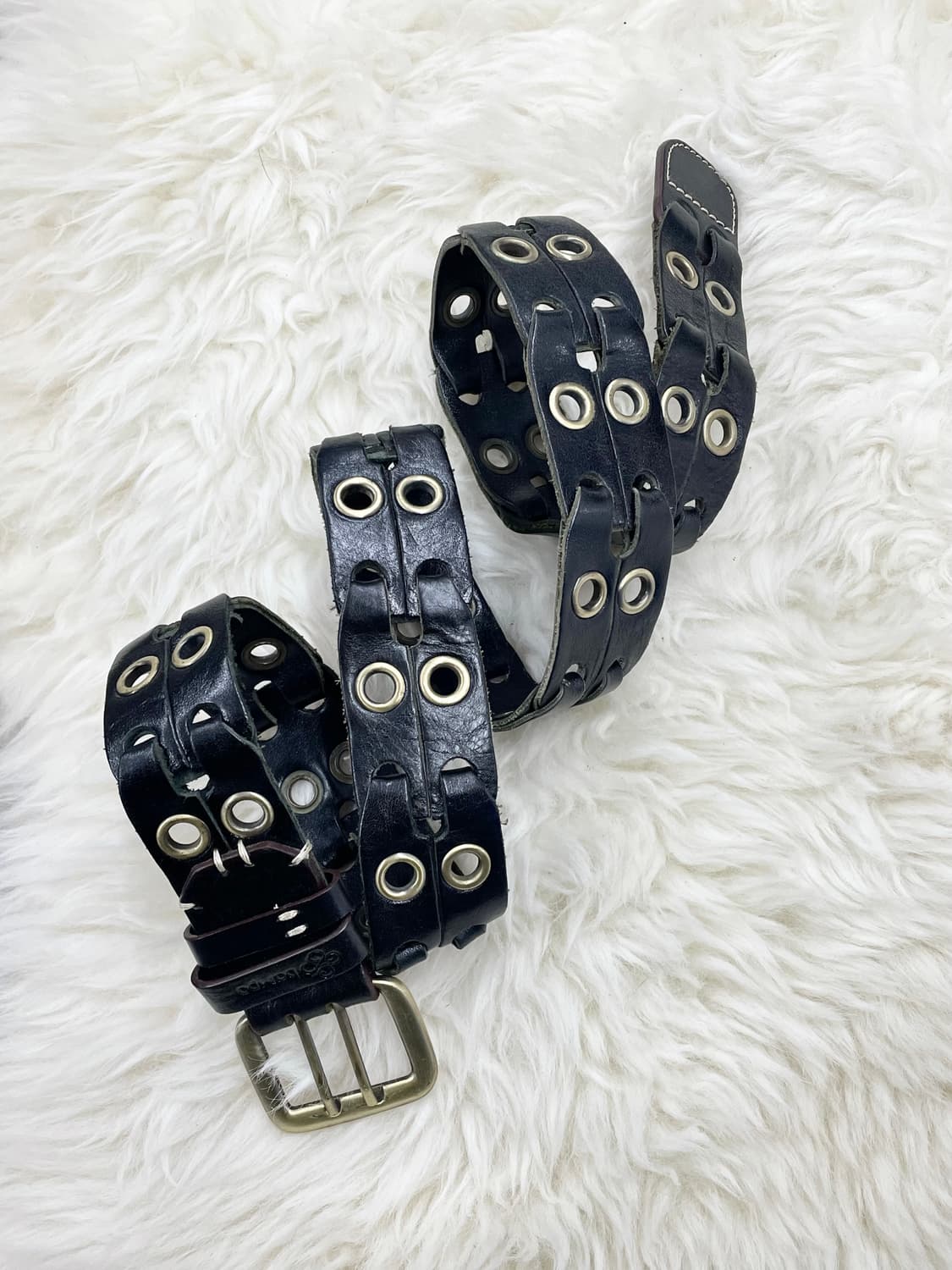 리얼레더 디테일 절개 펀칭 버클 벨트 상품이미지1