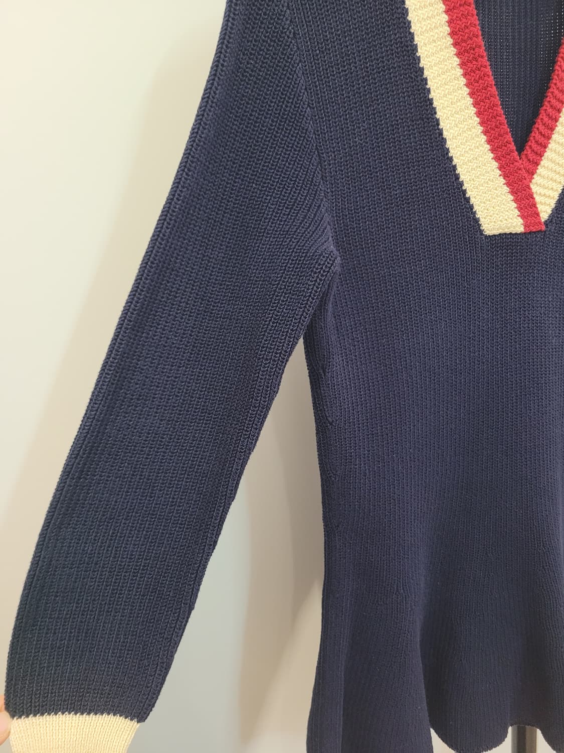 랄프로렌 브이넥 페플럼 스타일 니트 S사이즈 상품이미지4