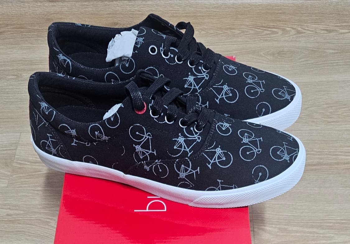 디자이너 신발 남성스니커즈 새상품 미개봉 260 상품이미지2