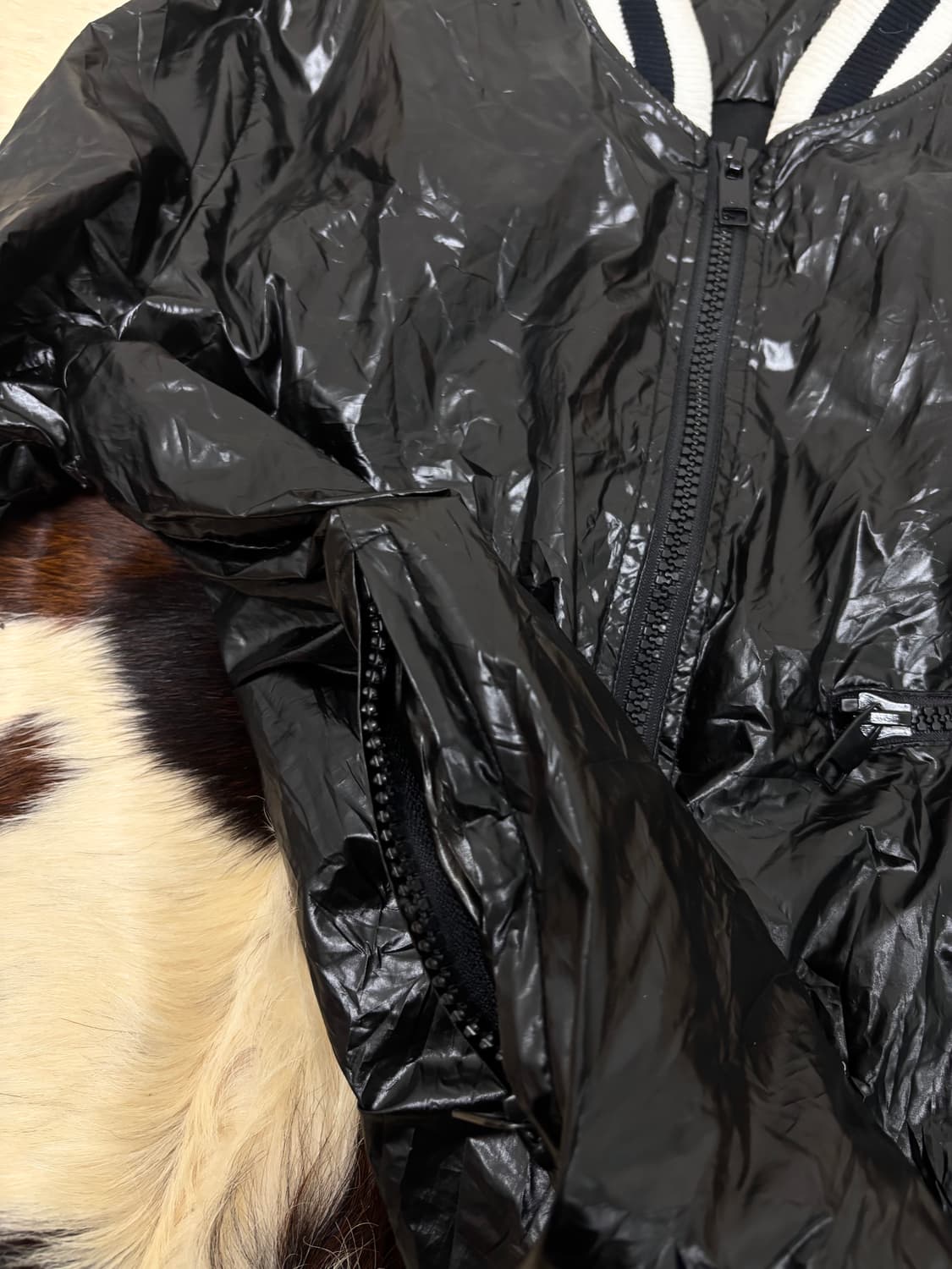 Glossy Zipper Detail Nylon Jacket 상품이미지9