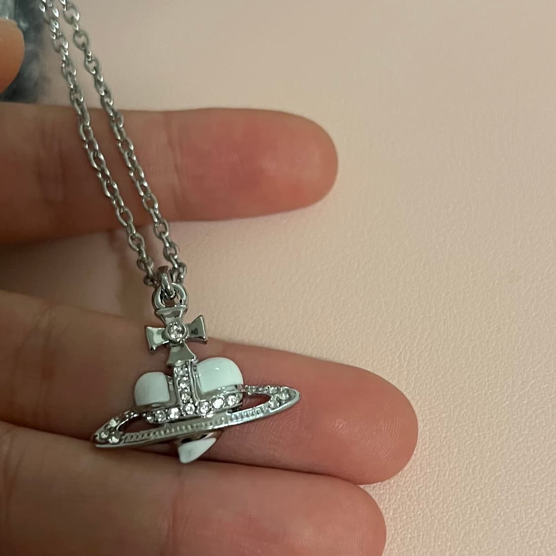 비비안웨스트우드 화이트디아망떼 목걸이 상품이미지1