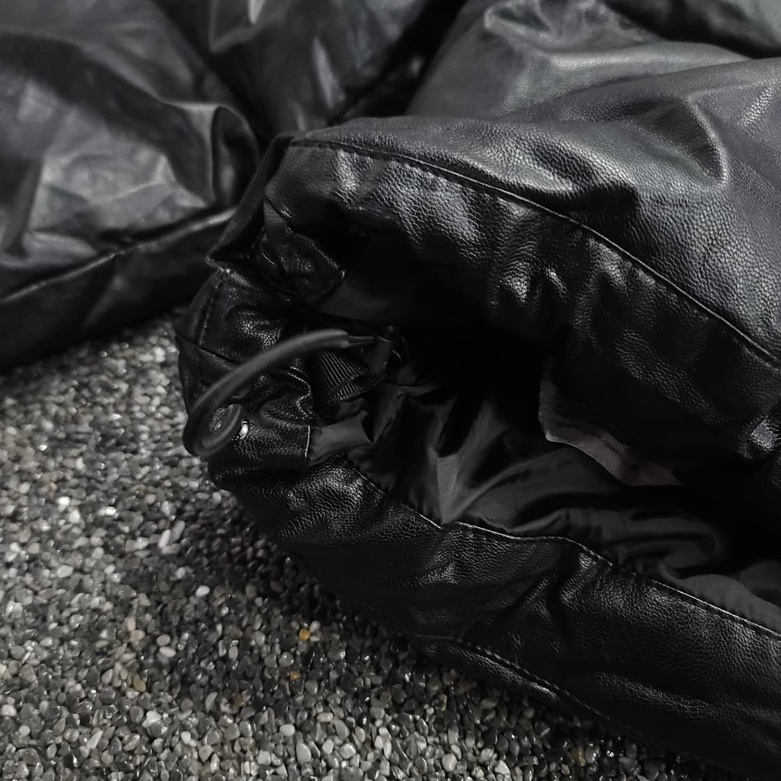 코드그라피 비건 레더 크롭 점퍼 블랙 (90) 상품이미지3