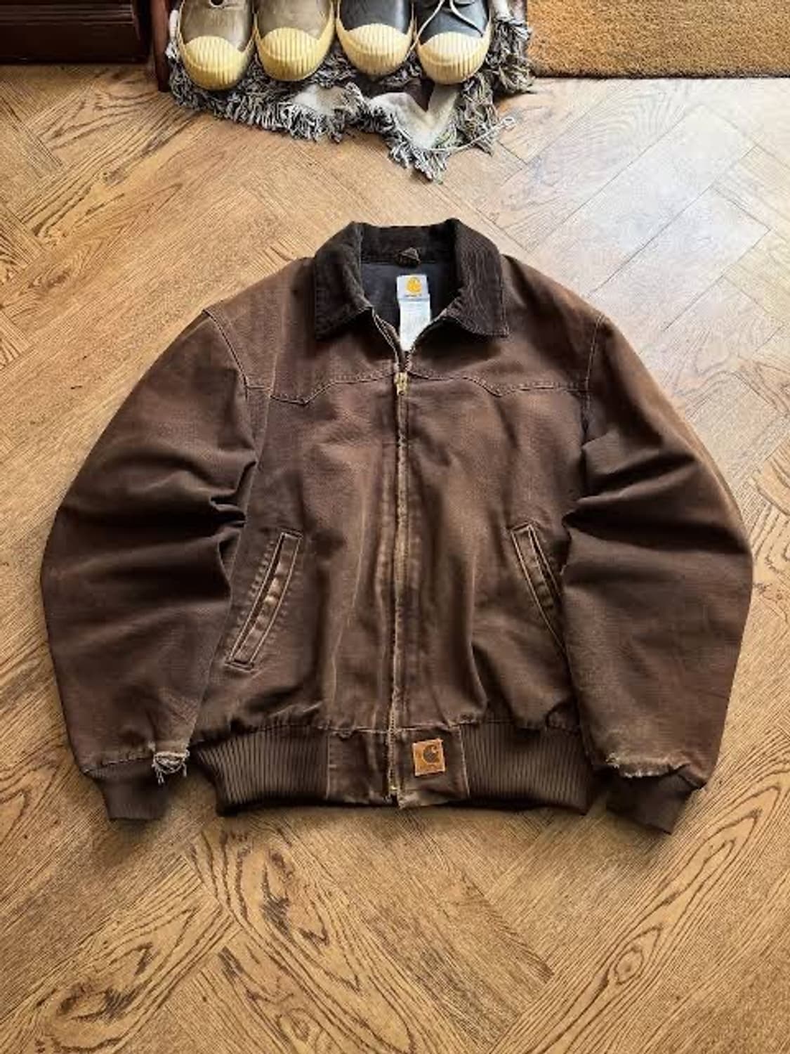 (구매글)칼하트 산타페 브라운 색상 M사이즈 구합니다 상품이미지1