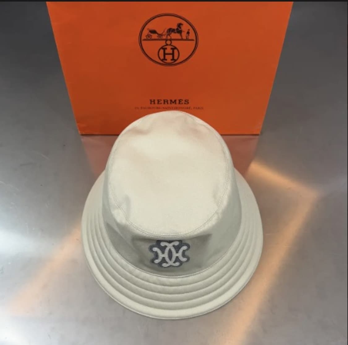 [새상품,당일배송] 에르메스 자수 로고 아이보리 남녀공용 버킷햇 풀구성품 상품이미지3