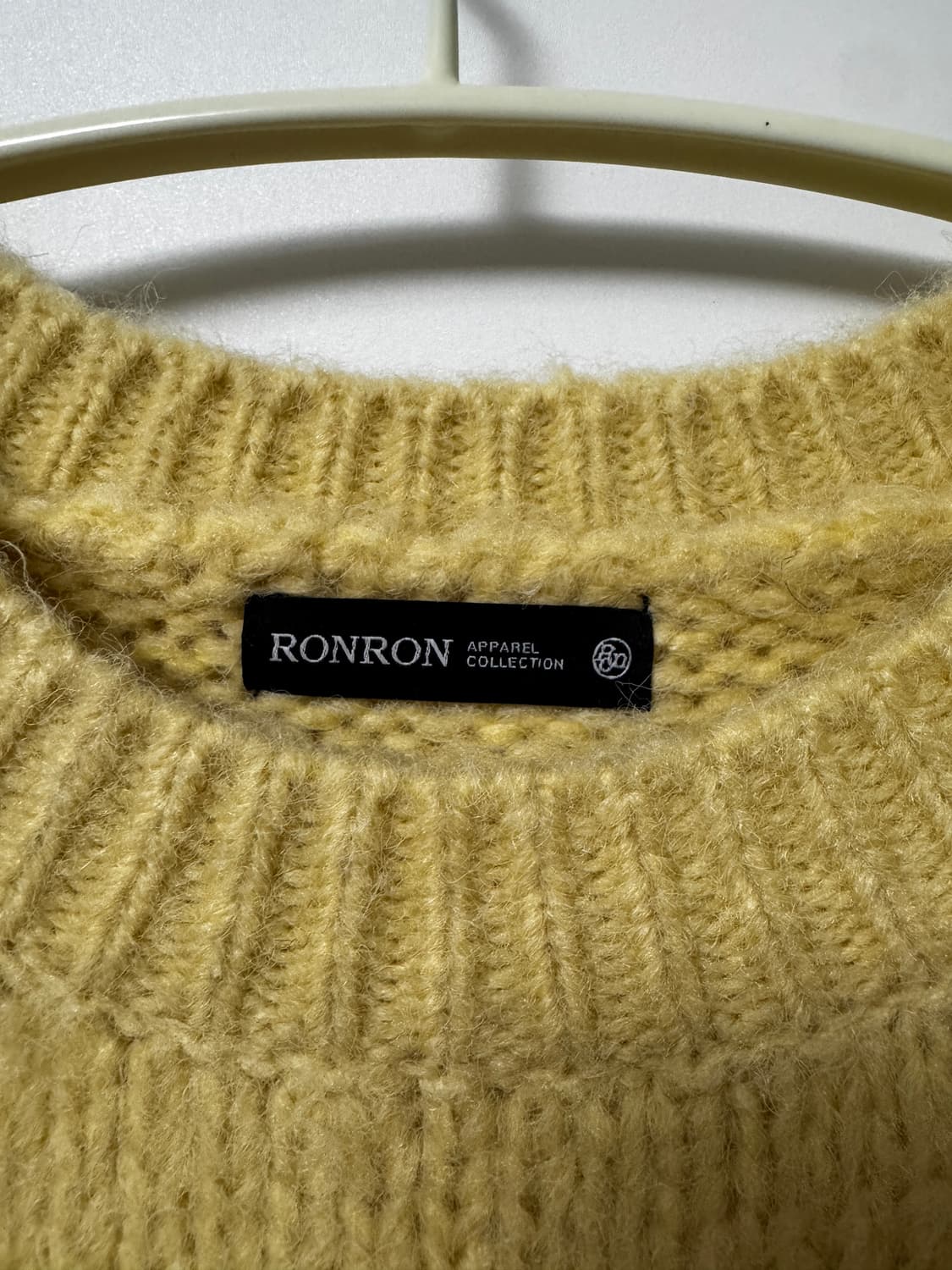 론론 HEART SLEEVE PULLOVER YELLOW KNIT 상품이미지7