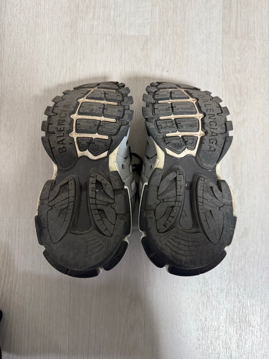 발렌시아가 트랙 40 팝니다 상품이미지5